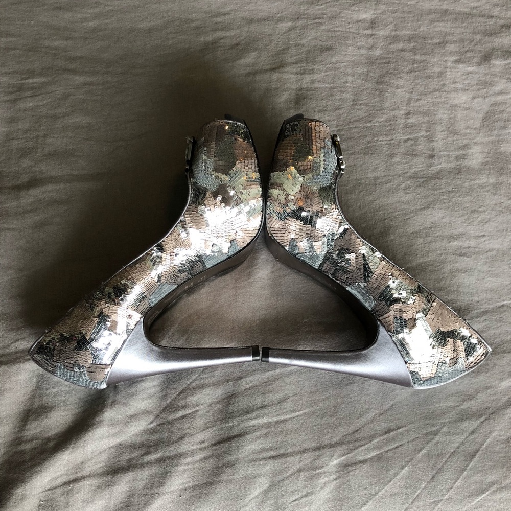 Nina New York GUC Sequins & Satin Rhinestone Heels - Picture 4 of 8